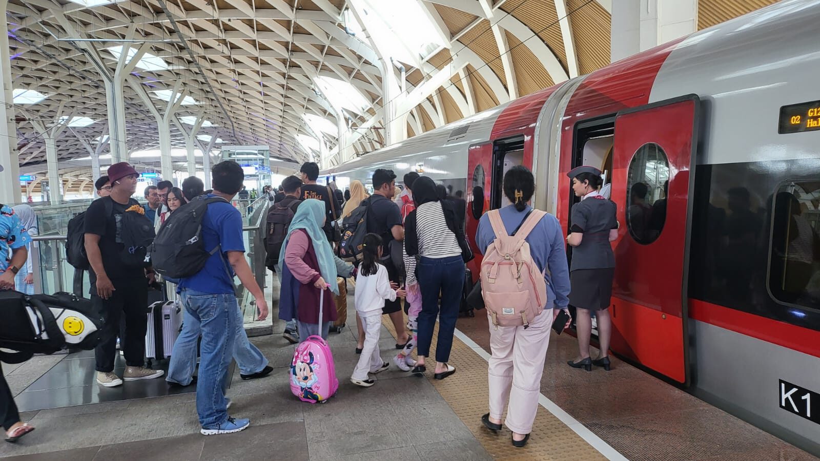Whoosh Angkut Lebih dari 200 Ribu Penumpang pada Angkutan Lebaran 2024