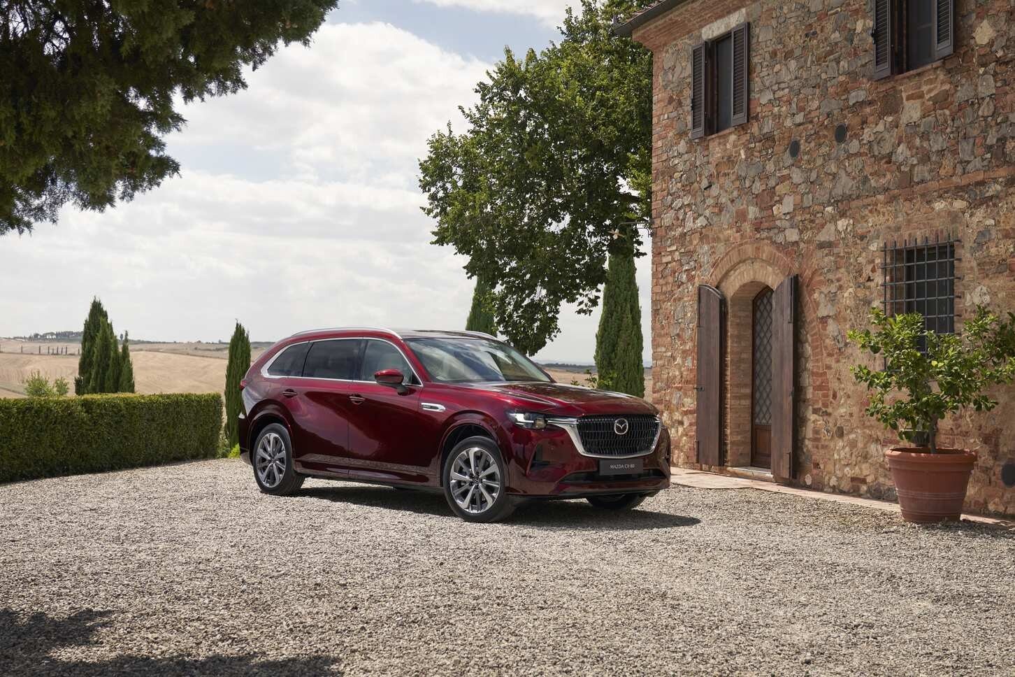 Siap Berpetualang Bareng Keluarga? Mazda CX-80 Baru Telah Hadir!