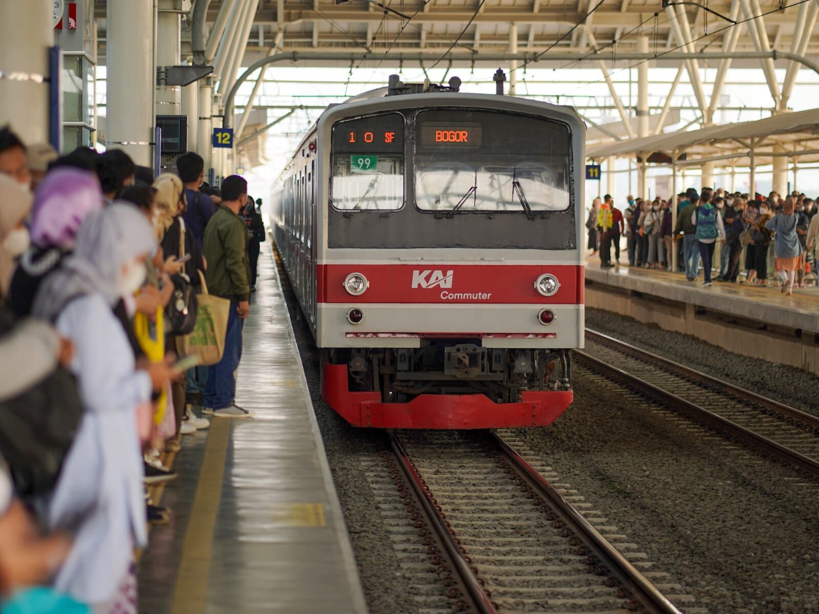 GAPEKA 2025: Perjalanan Commuter Line Jabodetabek Makin Cepat & Banyak