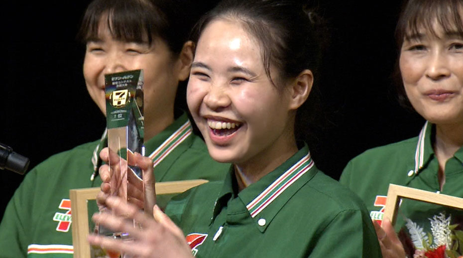 Karyawan asal Vietnam Memenangkan 7-Eleven Japan's National Customer Service Contest