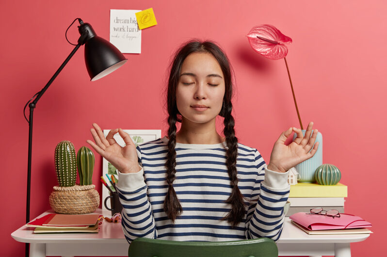 Pilih Gaji Besar atau Work-Life Balance? Ini Pertimbangan Penting untuk Anak Muda