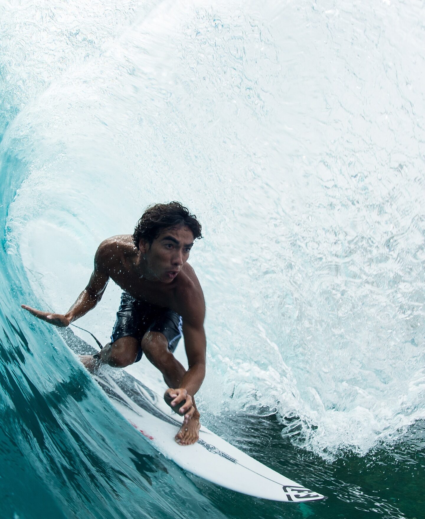 Bronson Meydi Raih Gelar Juara Dunia Junior WSL 2024: Sejarah Baru Selancar Indonesia!