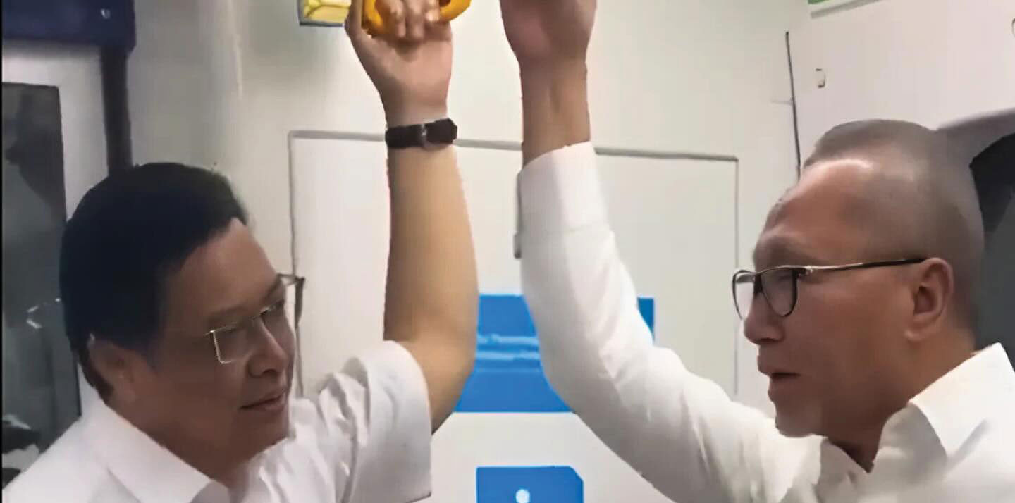 Dua Pejabat Naik Transportasi Umum ke Kantor, Bukti Empati atau Sekadar Gimmick?