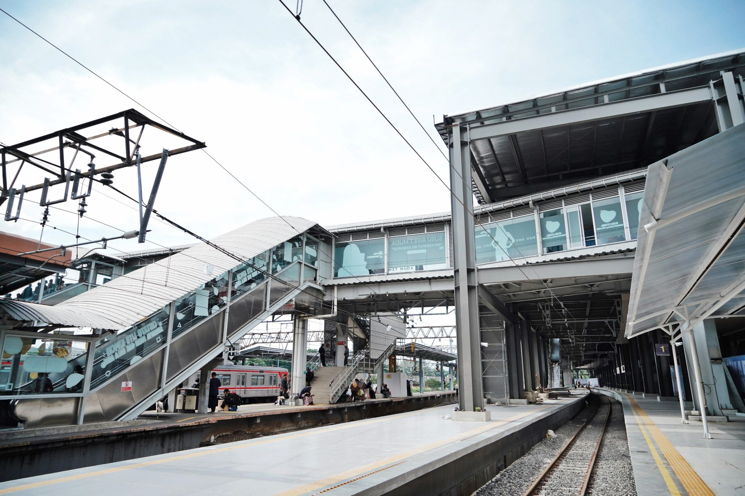 Peron Baru Stasiun Tanah Abang Resmi Beroperasi, KAI Commuter & DJKA Ubah Flow Perjalanan!