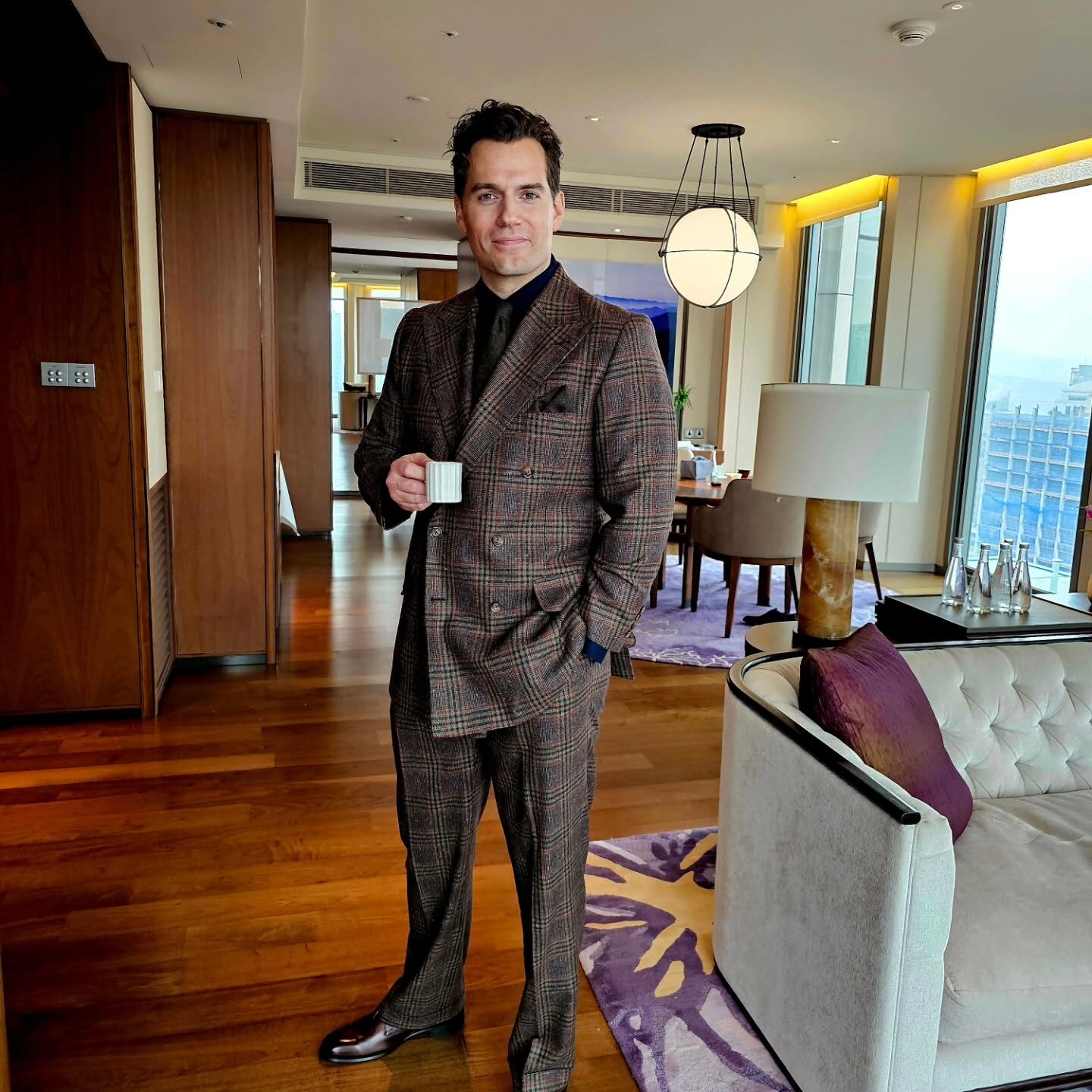 Henry Cavill Resmi Menjadi James Bond? Ini Faktanya!