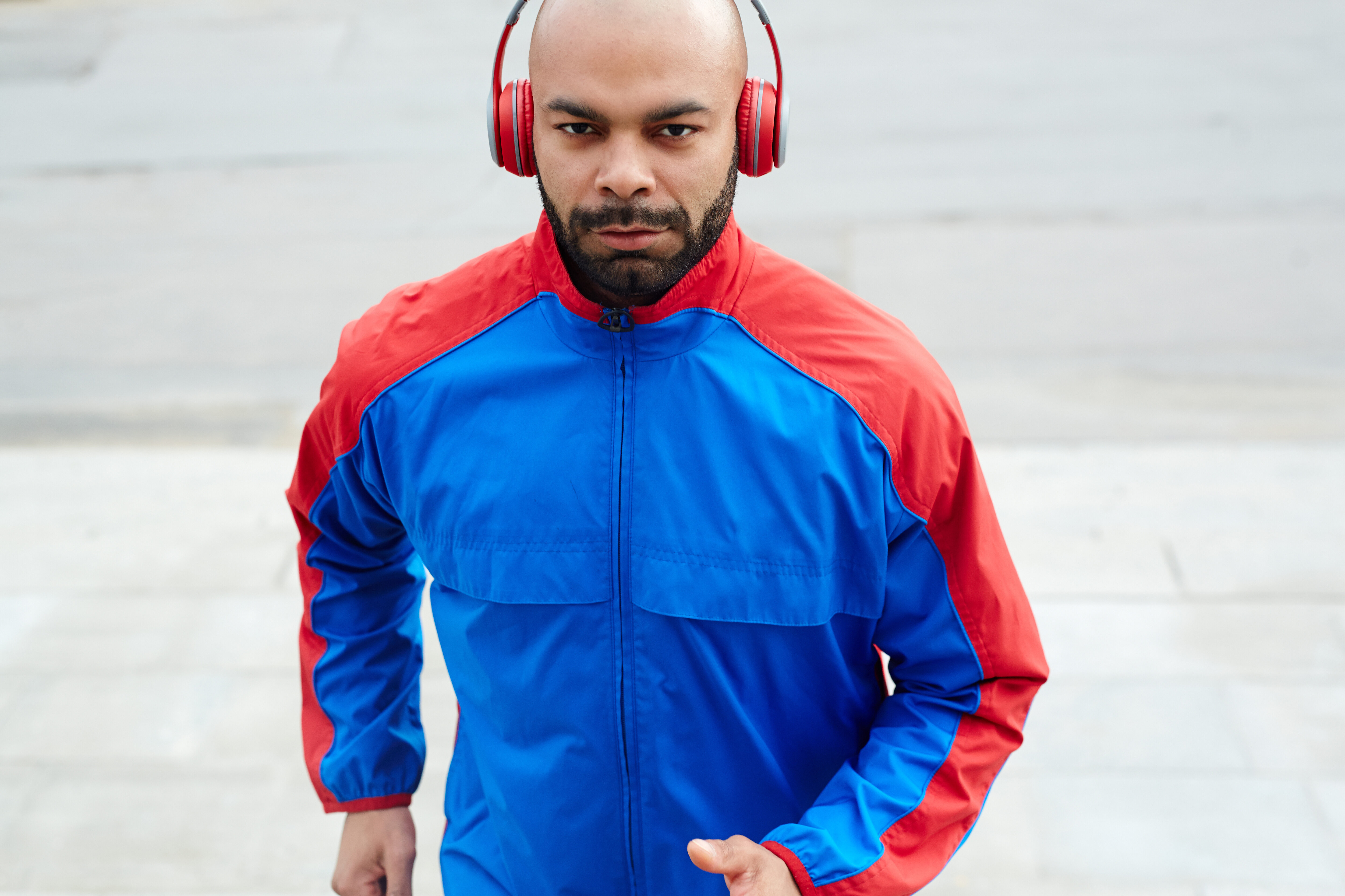 Jogging Sambil Dengar Musik Pakai Headphone, Asyik Sih, TapiÃ¢â‚¬Â¦