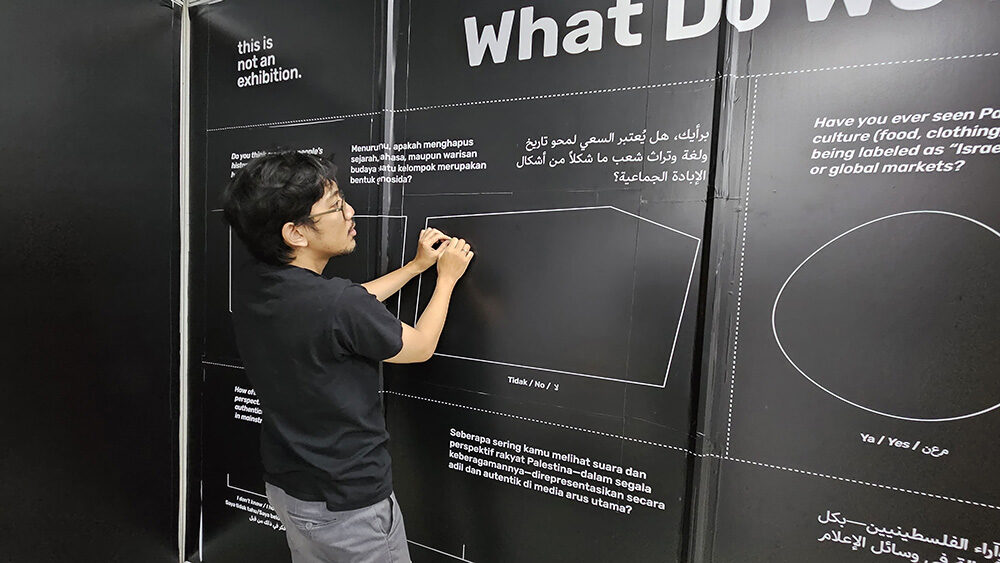 Menelusuri Perlawanan Budaya Palestina dalam Pameran 'This is Not an Exhibition'