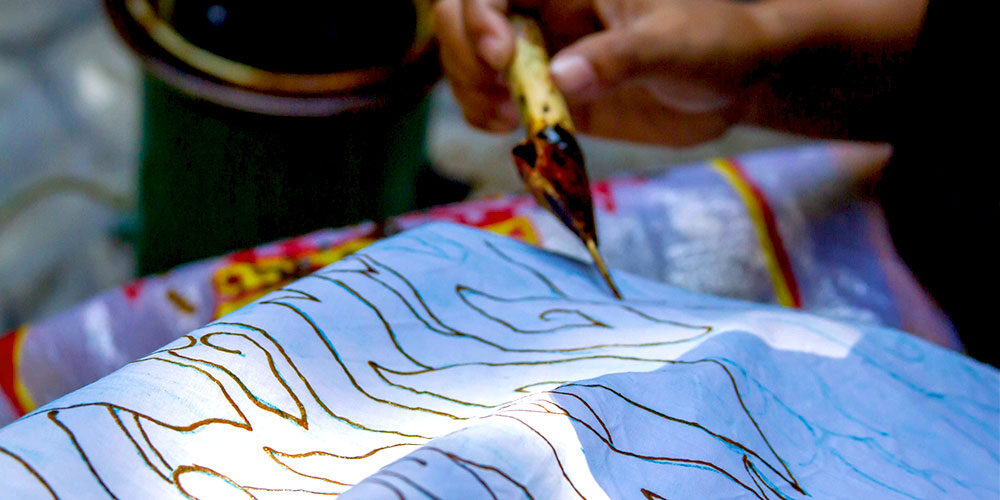 Mega Mendung: Batik Ikonik yang Menjadi Identitas Cirebon