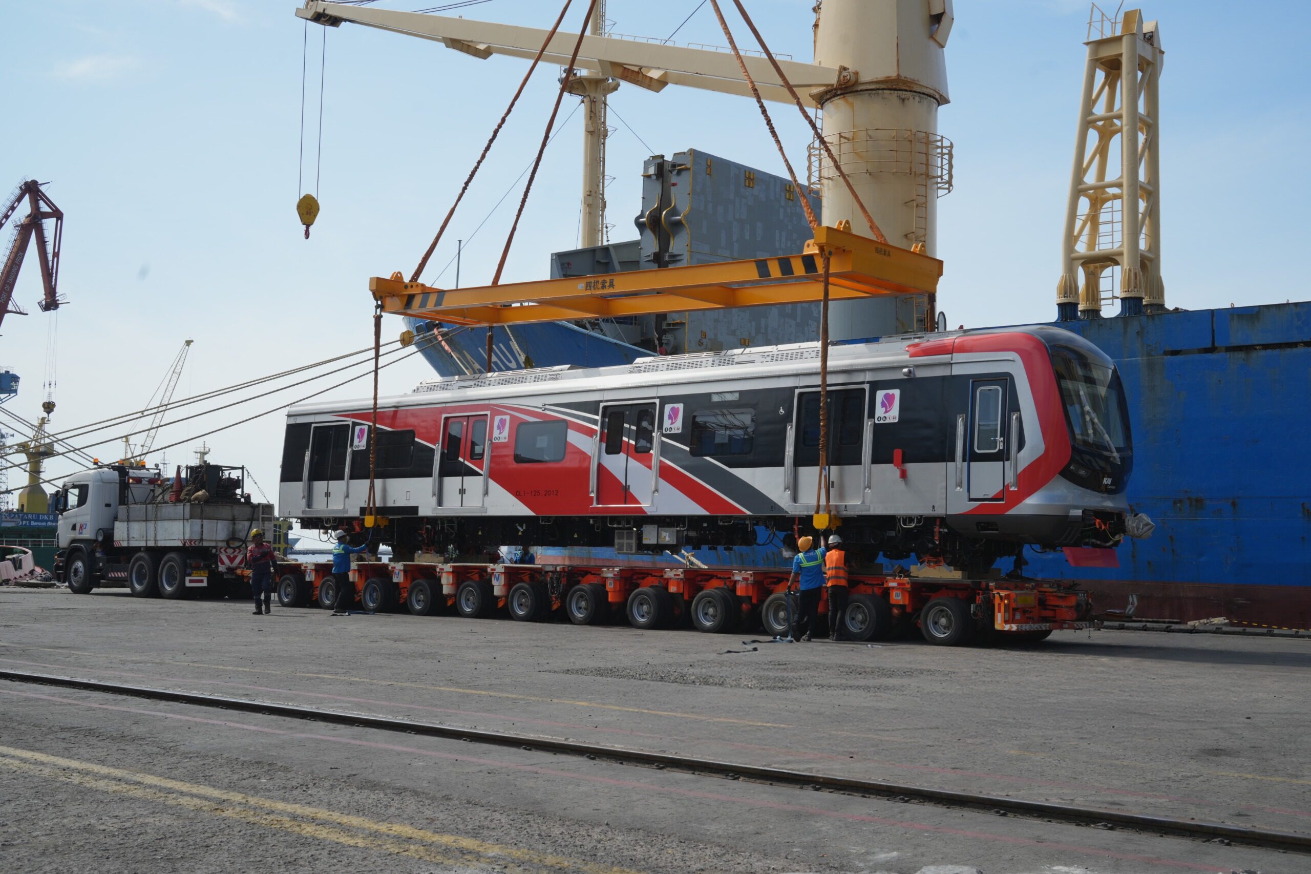 KAI Commuter Kembali Terima Kedatangan 2 Trainset KRL Baru