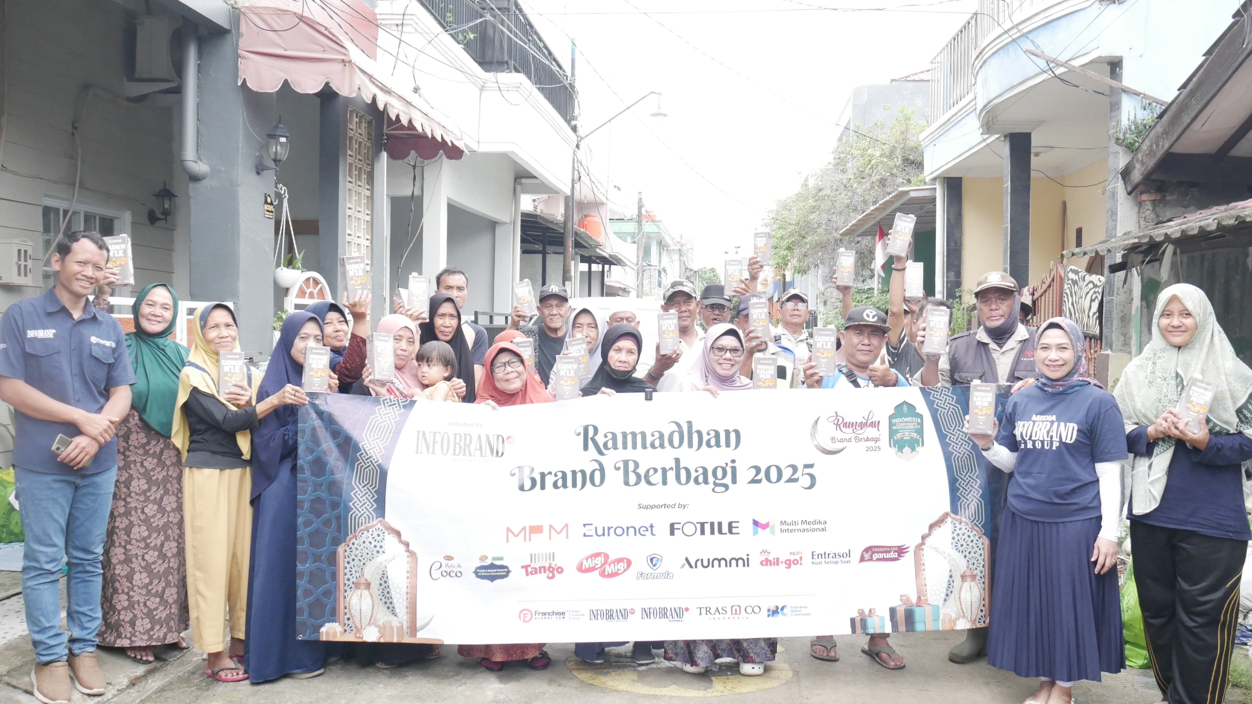 Arummi Berbagi Manfaat di Bulan Ramadan: Bagikan Susu Kacang Mede Sehat untuk yang Membutuhkan