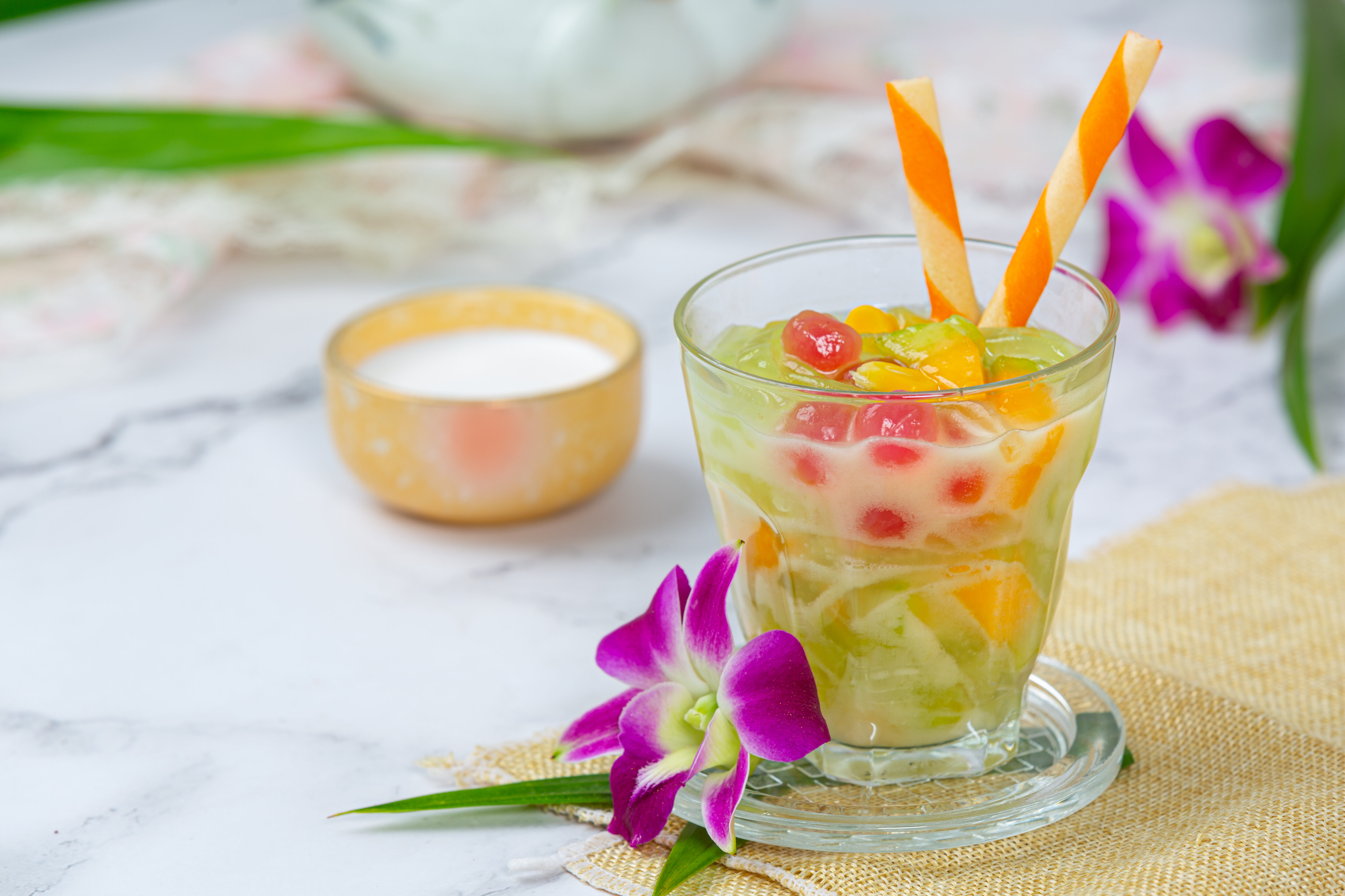 Es Buah Segar Saat Buka Puasa: Nikmat, Tapi Ada Batasnya!