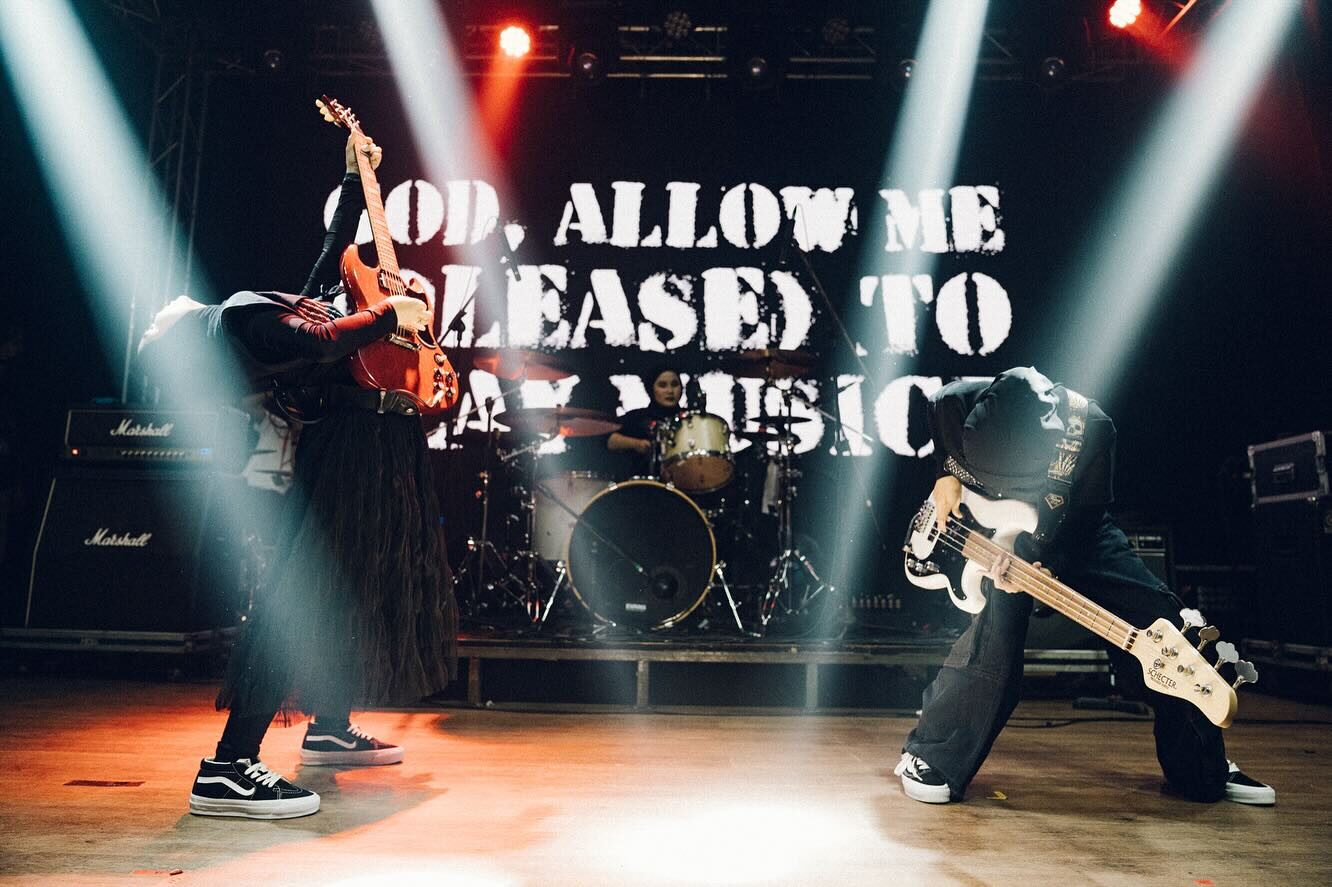 Voice of Baceprot Jadi Global Ambassador Vans, Metal Hijabi Menggebrak Dunia!