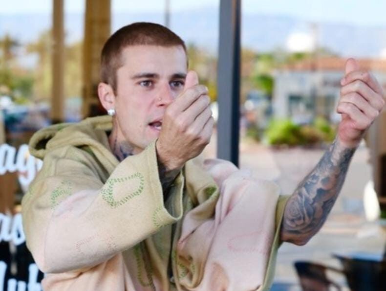 Justin Bieber Hebohkan Fans: Keluar dari Drew House dan Bentak Paparazi di Kedai Kopi!