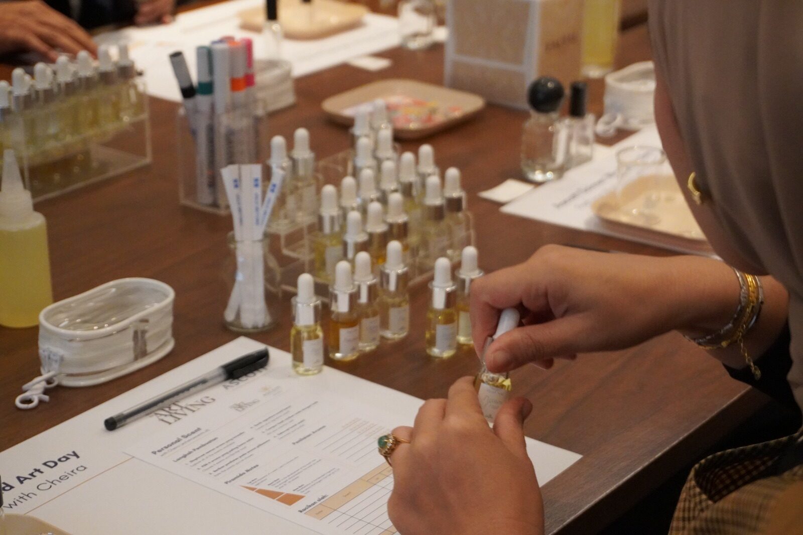 Rayakan Hari Seni Sedunia, Ascott Jakarta Hadirkan Workshop Parfum Lewat Ascott Soiree