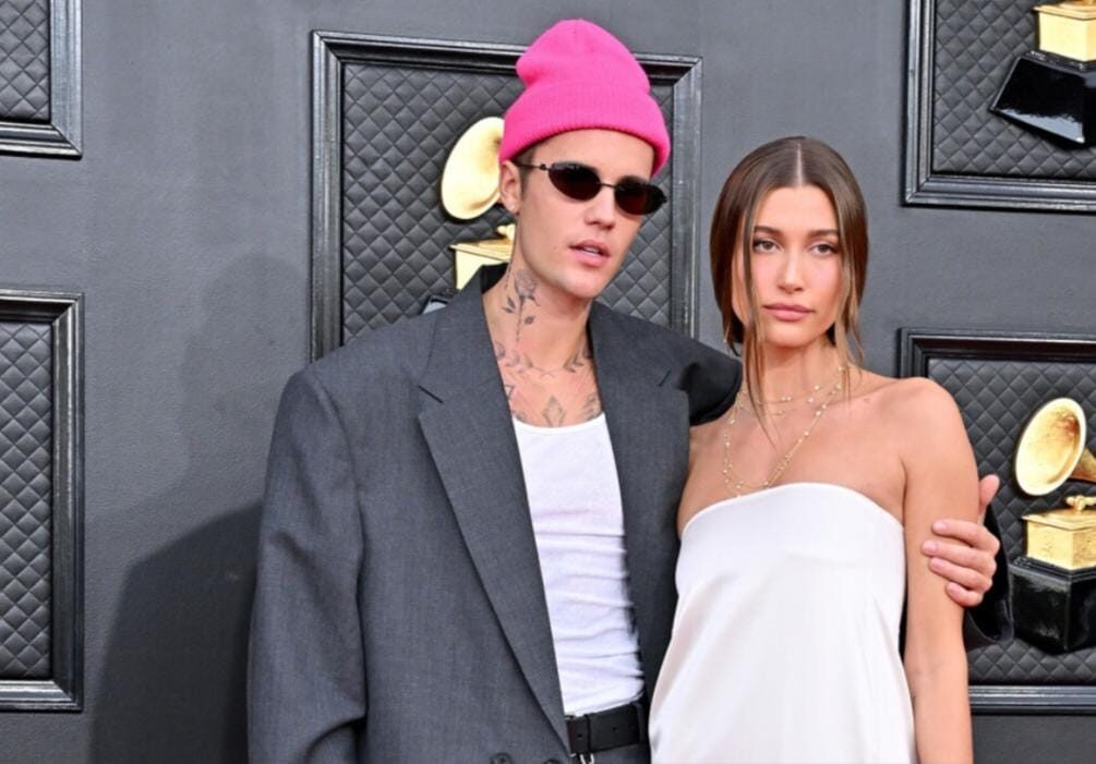 Justin Bieber Luncurkan SKYLRK, Hailey Bieber Ikut Desain Koleksi Perdananya!
