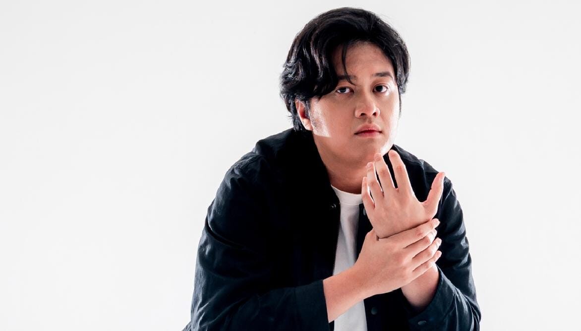 Ravi Andika Comeback dengan Single Berbahasa Indonesia, "Kembali?" – Babak Baru Penuh Rasa Lama!