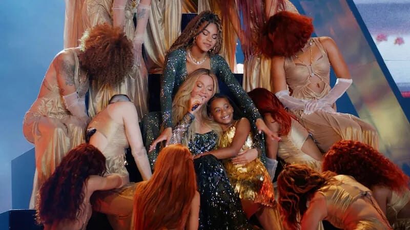 BeyoncÃƒÂ© Ajak Putrinya Naik Panggung di Cowboy Carter Tour, Momen Manis Bareng Rumi dan Blue Ivy Bikin Terharu!