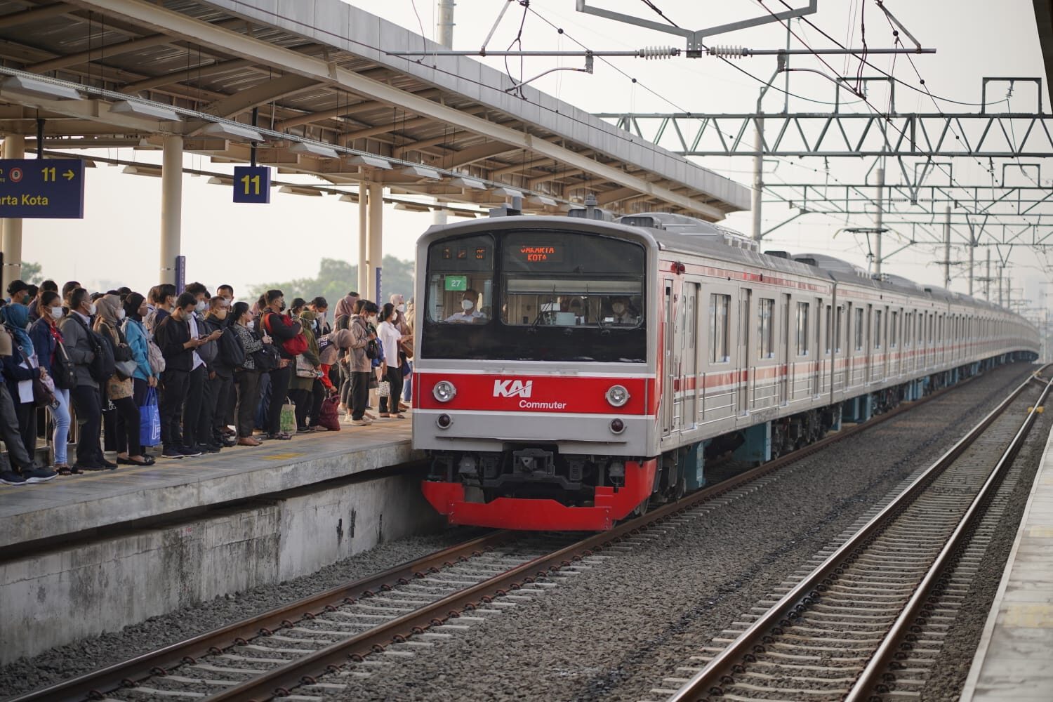 Hari Raya Idul Fitri 1446H, 634 Ribu Lebih Orang Gunakan Commuter Line di Wilayah Jabodetabek, Merak, dan Commuter Line Basoetta