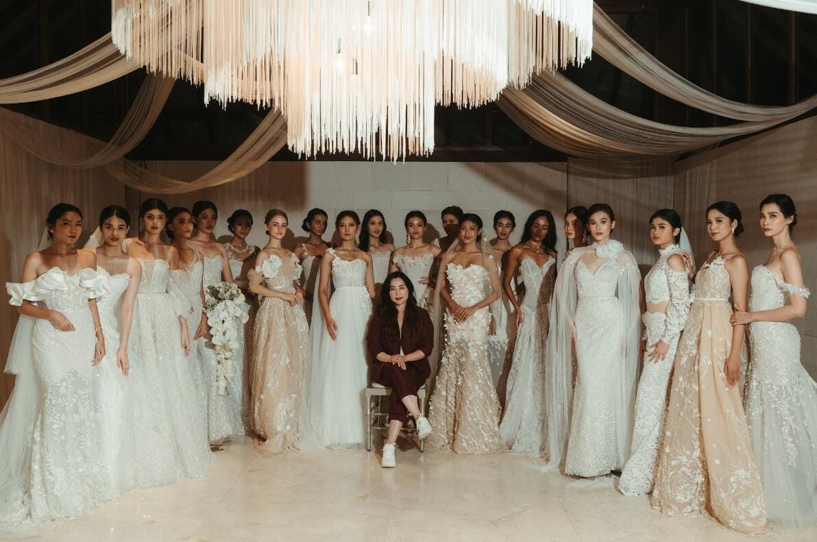 Phangsanny Tampilkan Fashion Show Solo Terbesarnya di Bali: Sebuah Taman Romantis Bernama "Le Jardin PoÃƒÂ©tique"