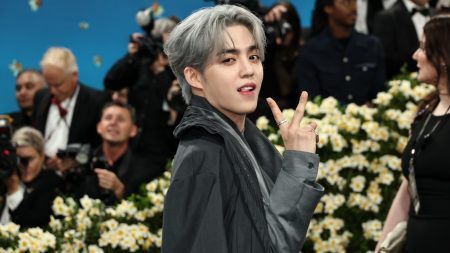Debut Perdana di Met Gala, S.Coups SEVENTEEN Tampil Monokrom, Keren, Tanpa Ribet!