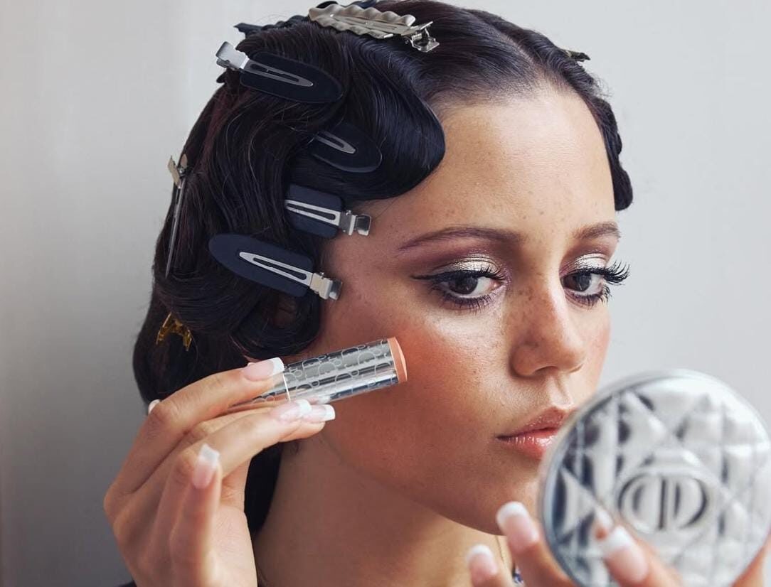 Jenna Ortega Resmi Jadi Duta Kecantikan Global Dior, Simbol Keanggunan Generasi Baru