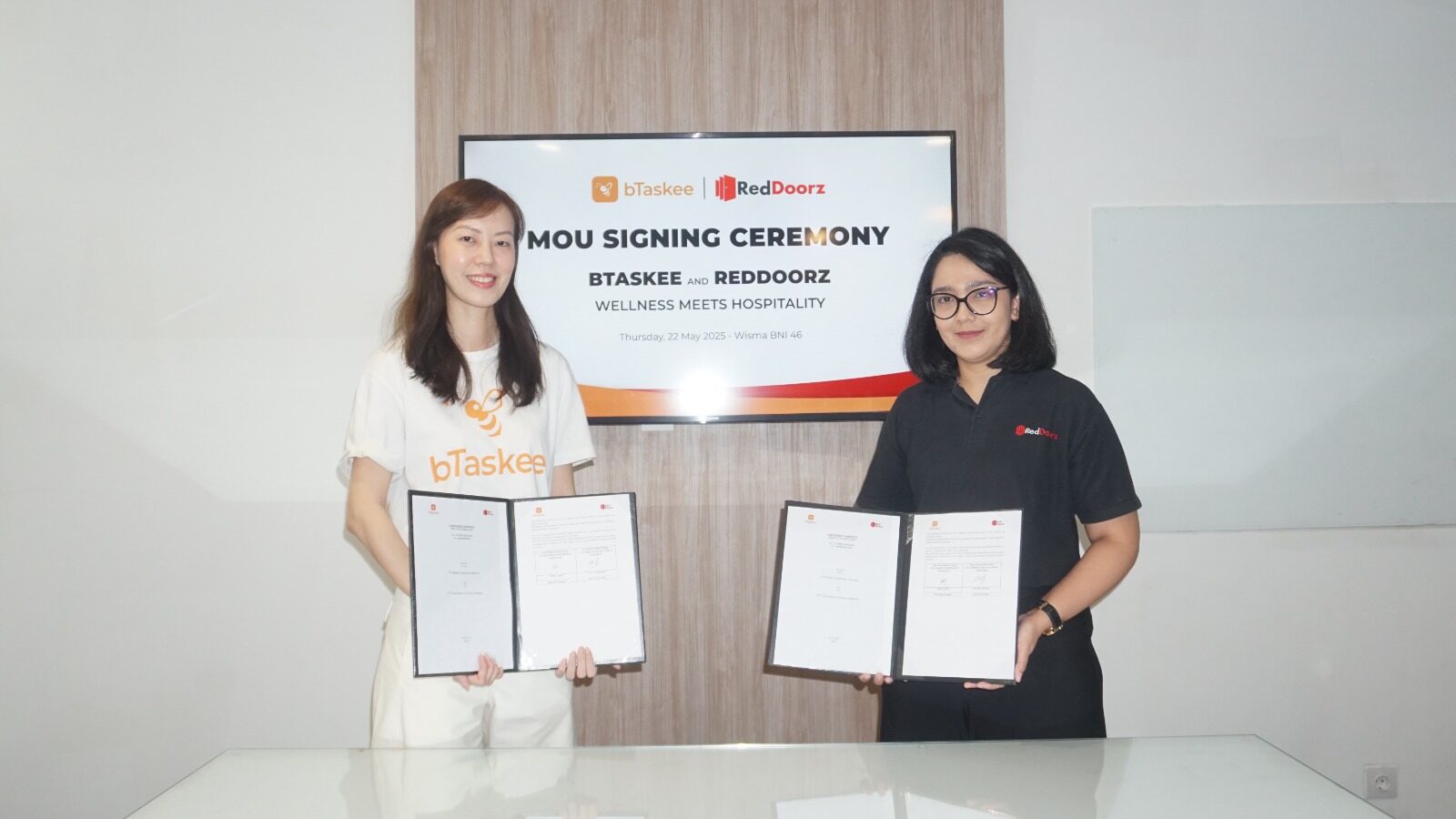 Ajak Tubuh dan Pikiran Santai: RedDoorz Gandeng bTaskee Hadirkan Layanan Massage Profesional di Hotel