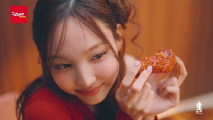 TWICE Gandeng Richeese Factory: Kolaborasi Lokal yang Bikin ONCE Indonesia Heboh!