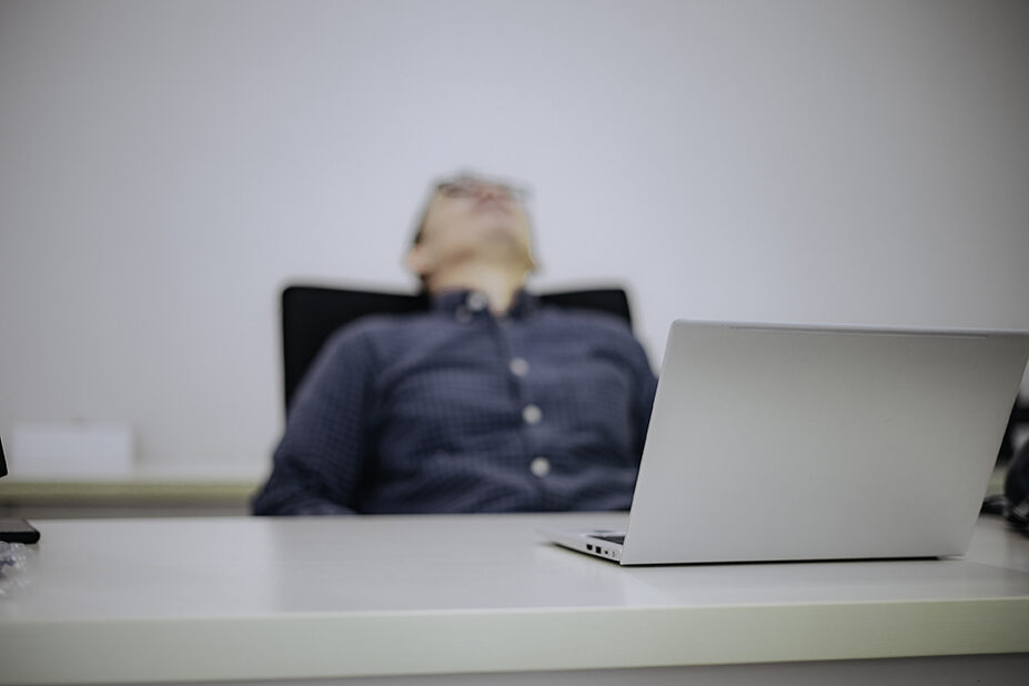 Millennials di Titik Lelah: Burnout Menyerang di Semua Usia, Tapi Generasi Ini Paling Terdampak
