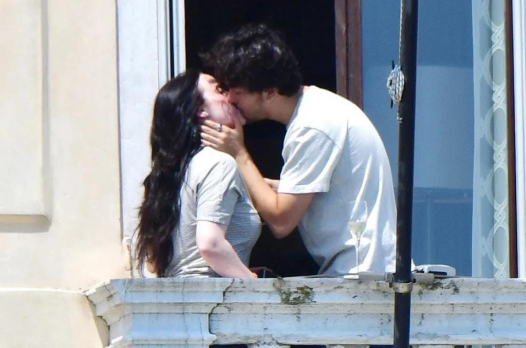 Billie Eilish, Nat Wolff . Foto AFLO