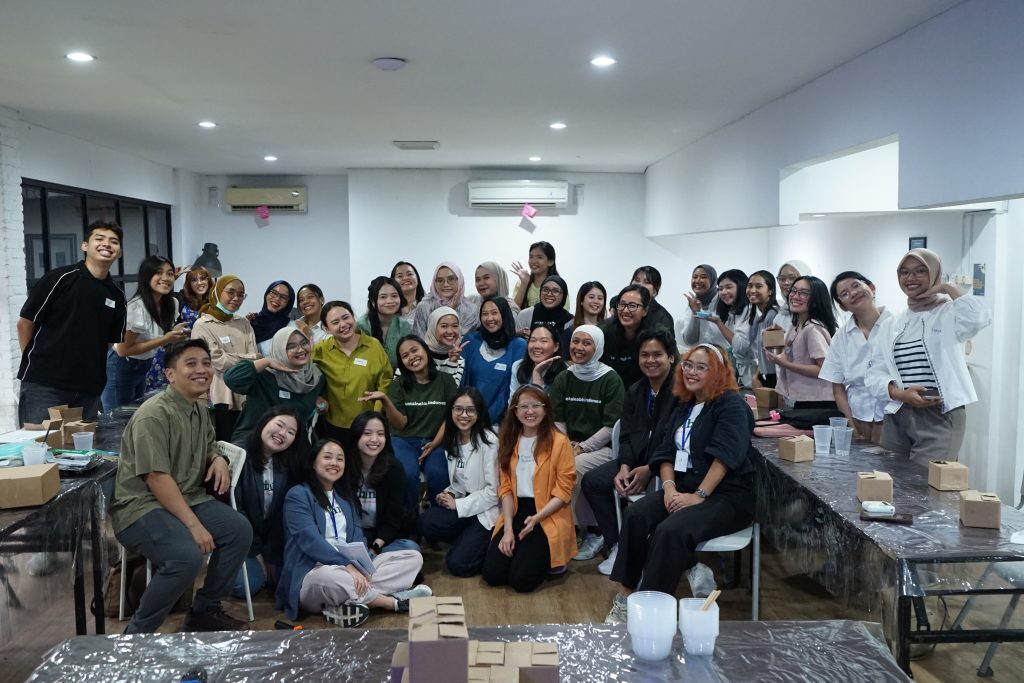 Talkshow Beauty Dialogue bertajuk "A Holistic Perspective: An Exploration on Redefining Beauty and Its Connection to Wellness", yang digelar oleh Komunitas Eathink menggandeng Food Culture Alliance Indonesia di Jakarta, Sabtu (21/6/2025). (Foto: Dok. eathink)