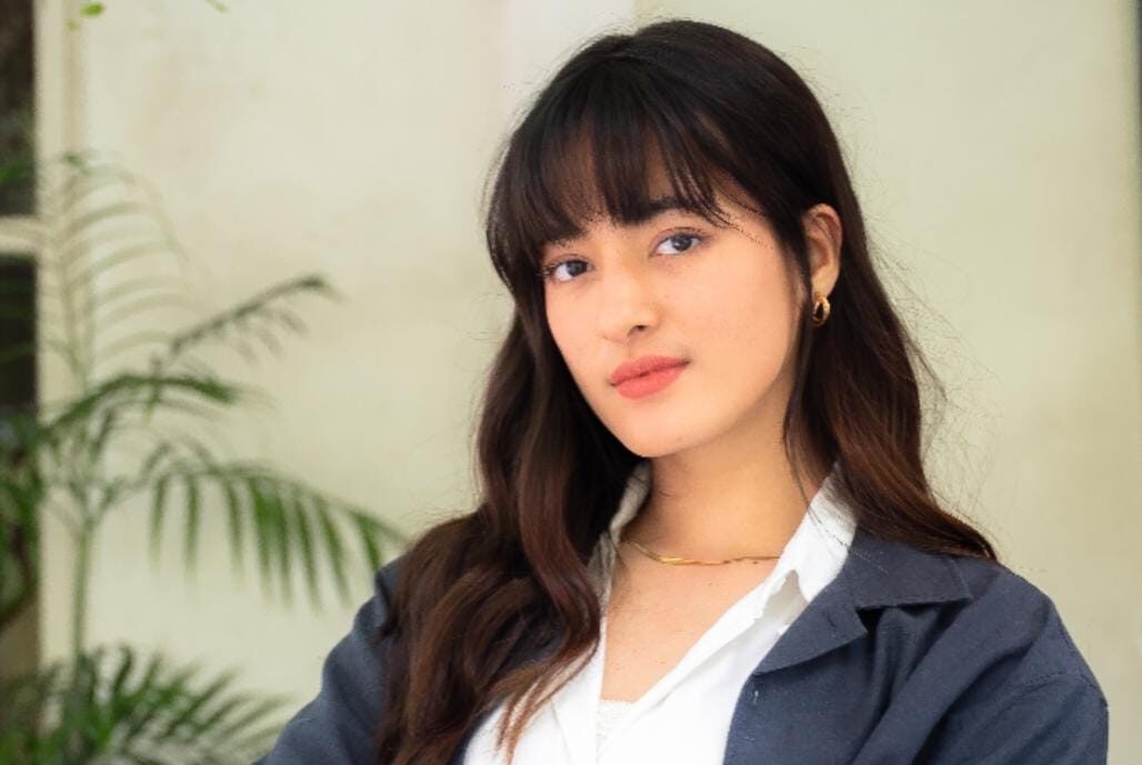 Mawar De Jongh Rilis Lagu Pop Upbeat Berjudul "Tinggal", Soundtrack Film "Tinggal Meninggal" Karya Kristo Immanuel