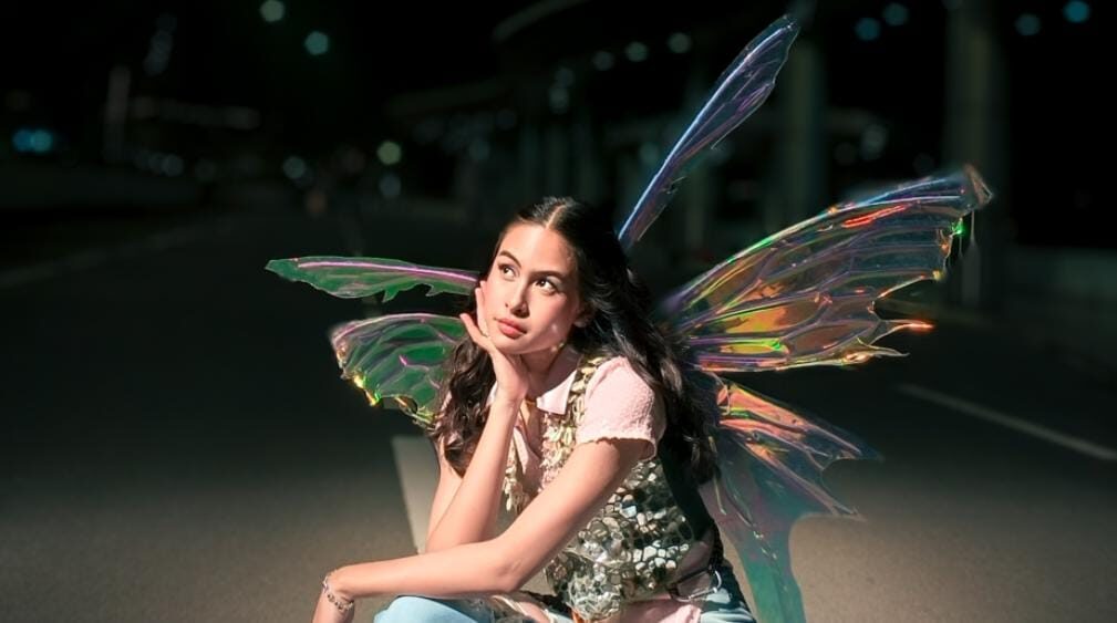 Maudy Ayunda Membawa Makna Baru Tentang Kesendirian Lewat Single dan Video Musik "Bulan, Bawa Aku Pulang"