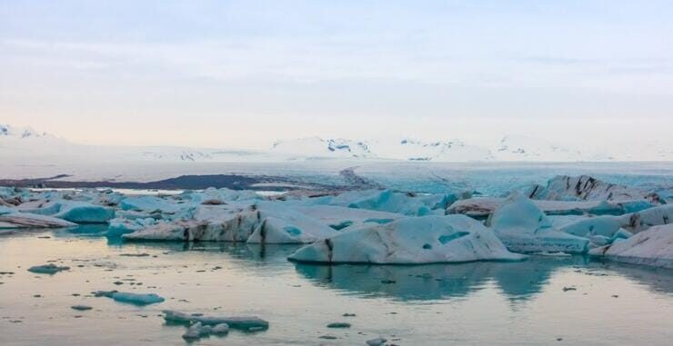 Lapisan Es Greenland Mencair 17 Kali Lebih Cepat Akibat Cuaca Panas Mei, Ancaman Serius untuk Masa Depan Bumi