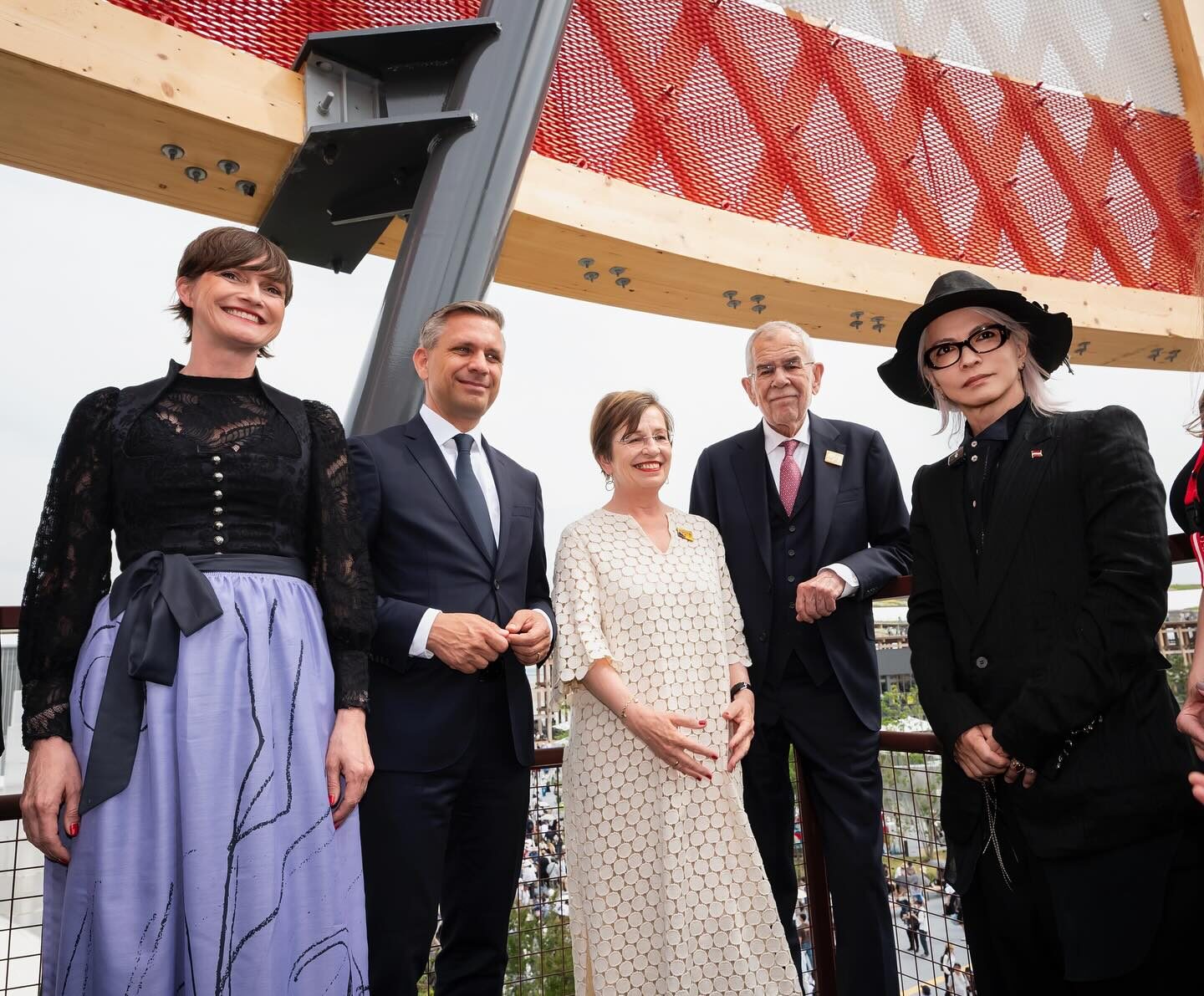 Saat HYDE Bertemu Vienna Boys' Choir dan Presiden Austria, Ini yang Terjadi!