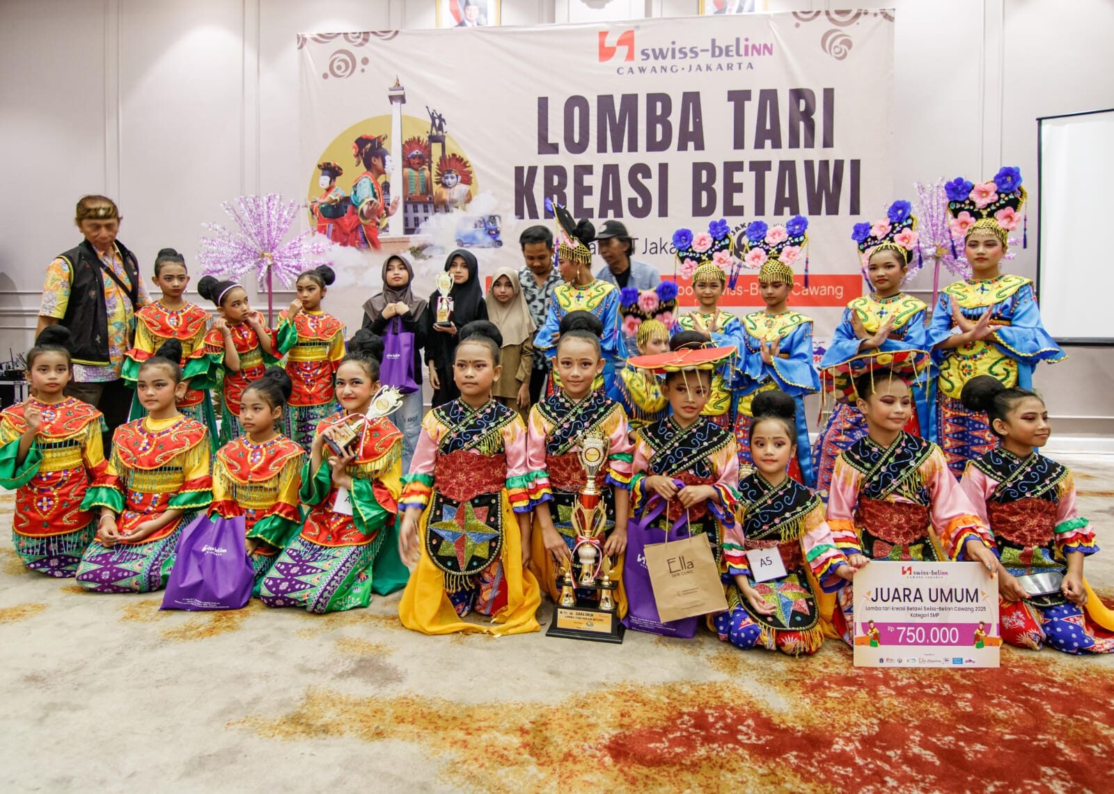 Swiss-Belinn Cawang Meriahkan HUT Jakarta ke-498 Lewat Lomba Tari Kreasi Betawi "Swara Nusantara"
