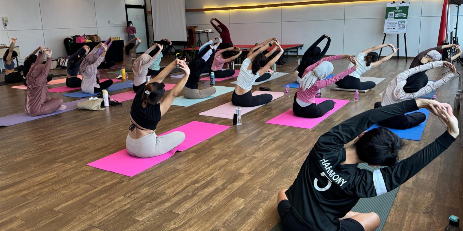 Zest Sukajadi Gelar Yoga Bareng Komunitas Weekend Escape, Udara Segar dan Sarapan Sehat!