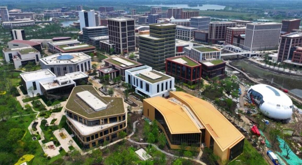 Markas R&D Huawei di Shanghai: Kota Mini AI Seluas 225 Lapangan Bola, Dihuni 24.000 Talenta Muda Cerdas