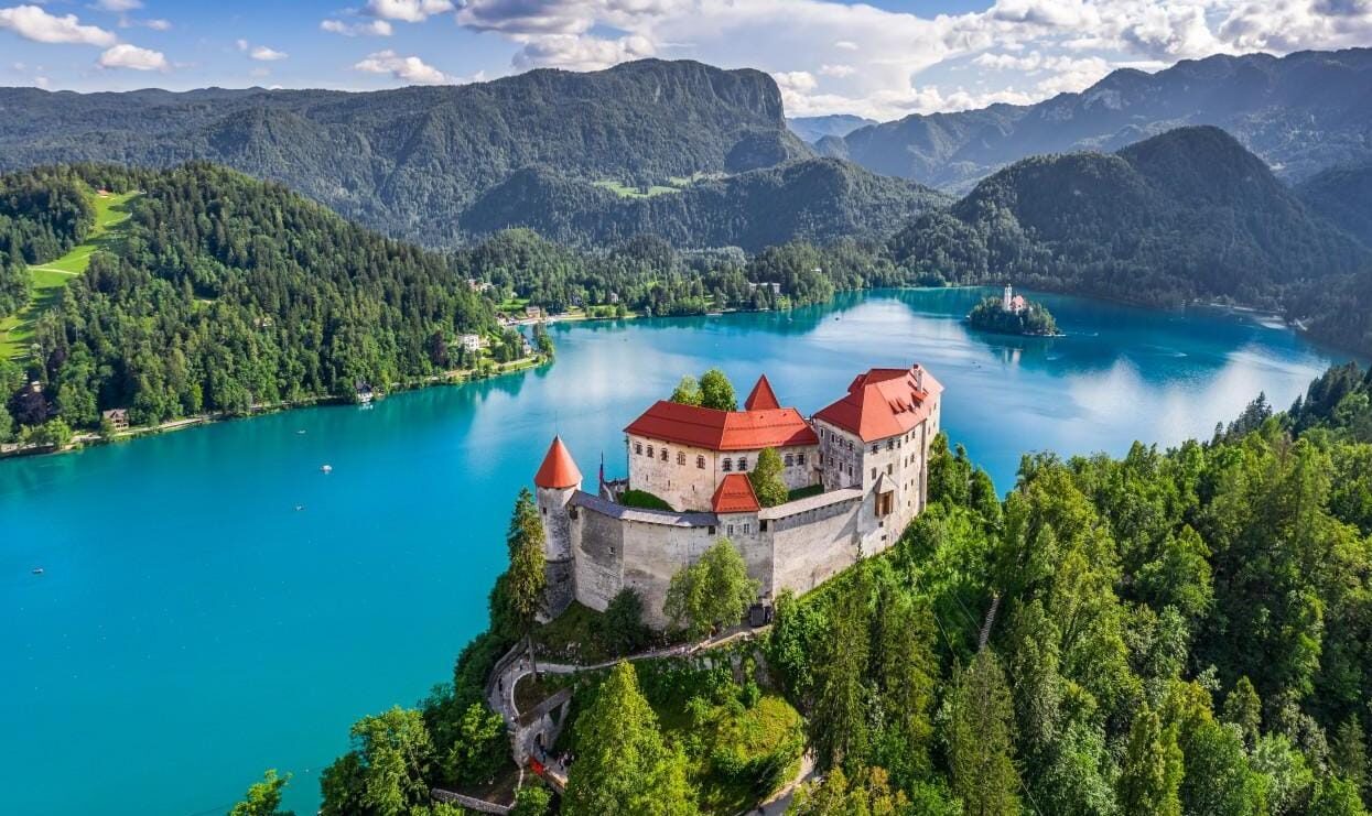 Slovenia Buka Visa Nomaden Digital Mulai November, Ini Syarat dan Keuntungannya!