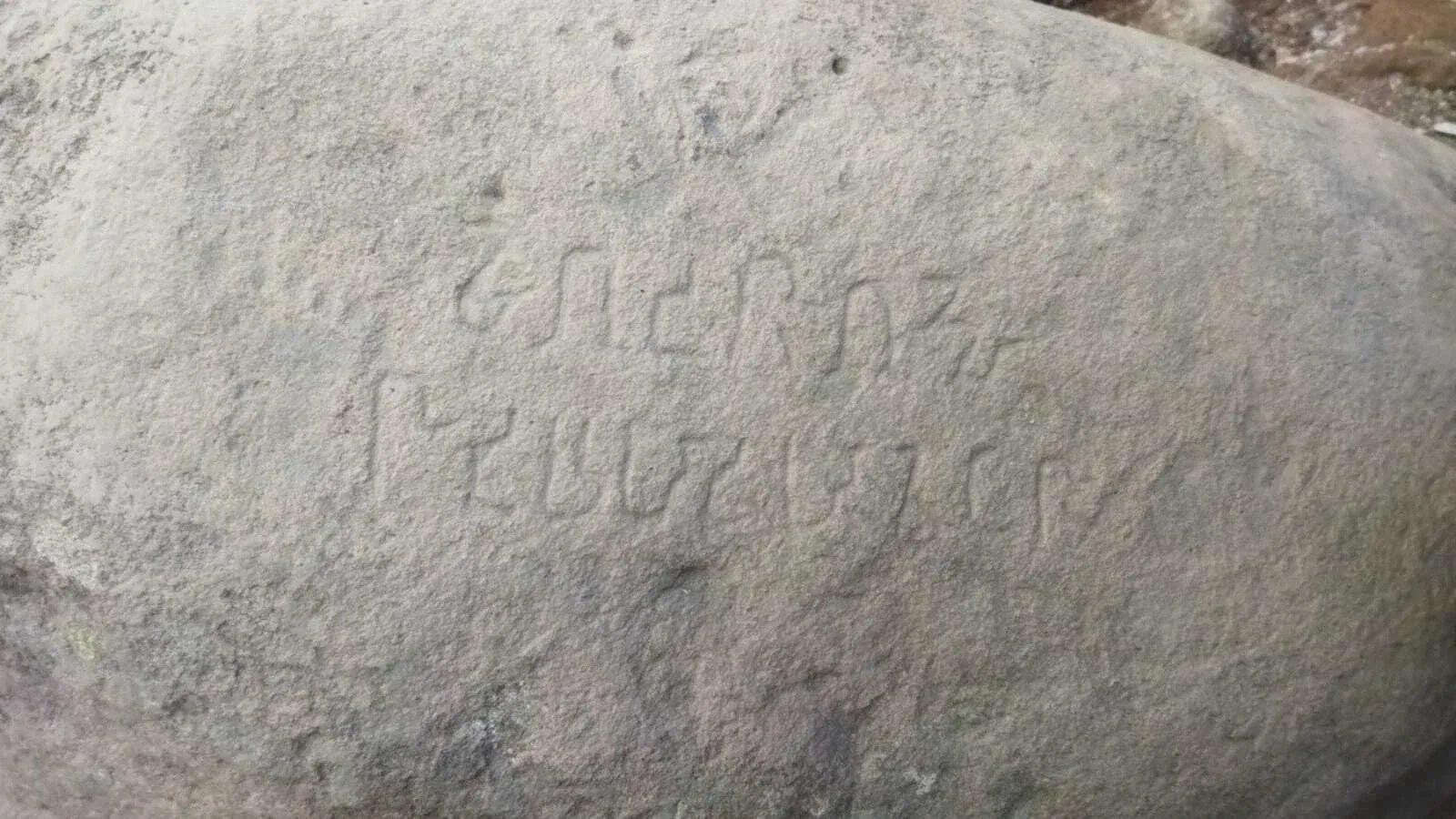 Batu Misterius 2,5 Ton di Tamansari Diduga Prasasti Sunda Kuno