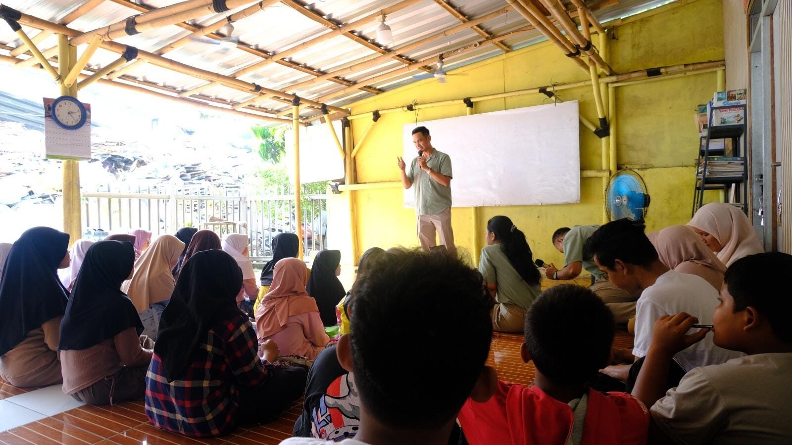 Hotel Osaka PIK 2 Tebar Inspirasi dan Warna di Hari Anak Nasional Bersama Roemah Tawon