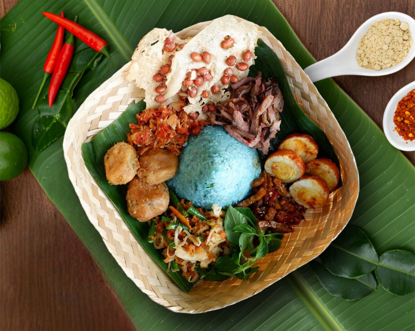 Saatnya Coba Menu Baru yang Penuh Warna dan Rasa di Tengah Kota Semarang