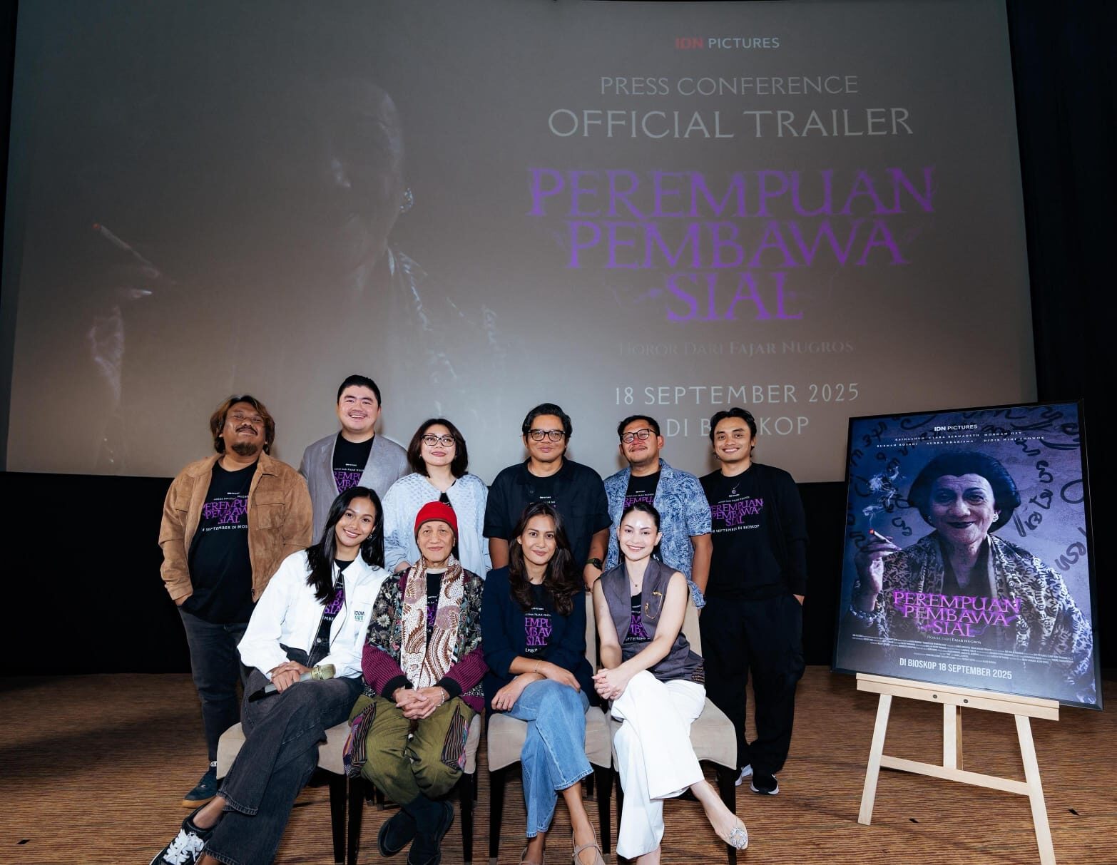 Trailer dan Poster Resmi Perempuan Pembawa Sial Dirilis, Angkat Mitos Kelam dari Bahu Laweyan