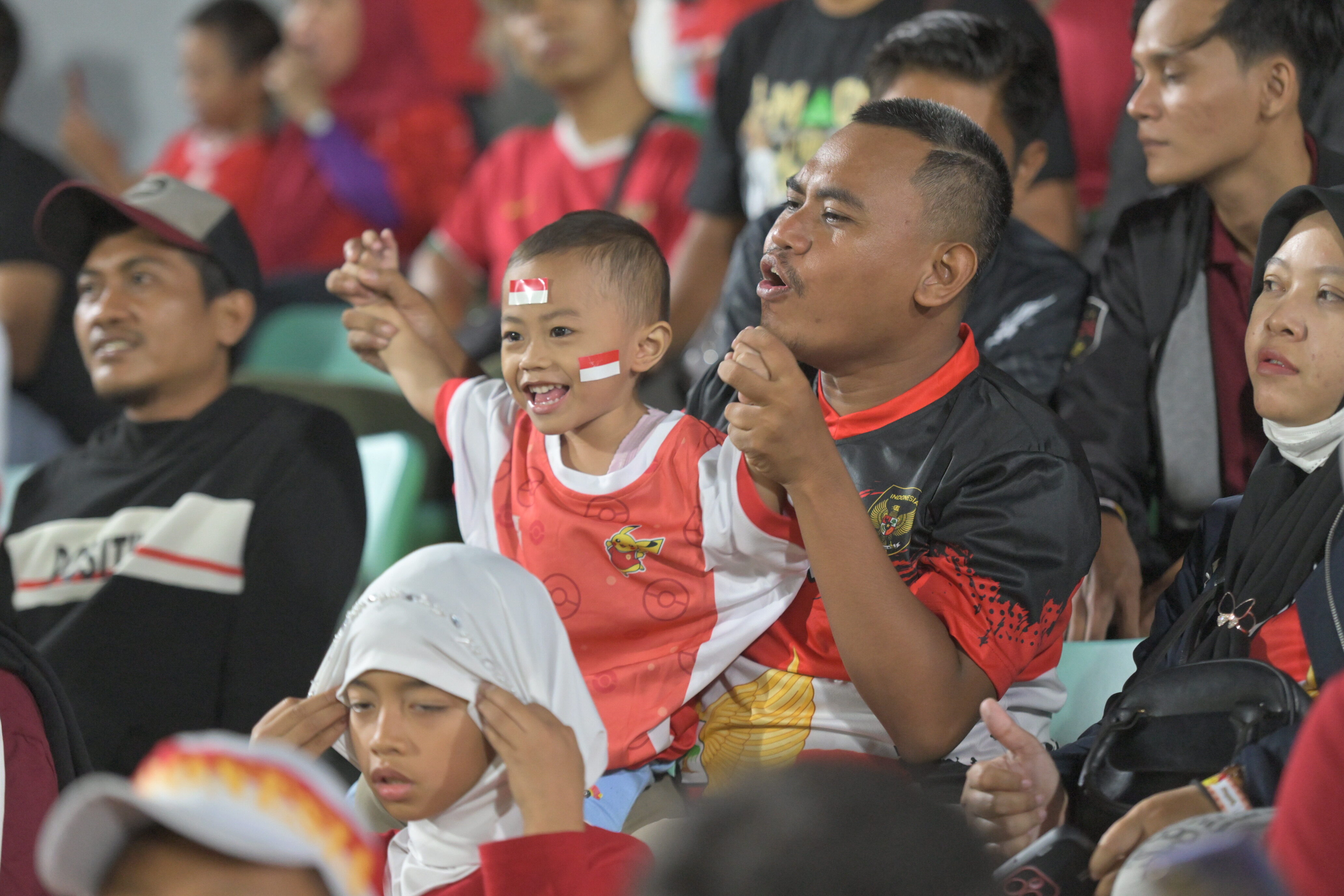 Pikachu Tampil di Stadion! PokÃƒÂ©mon Ajak Anak Surabaya Nonton Sepak Bola & Seru-seruan