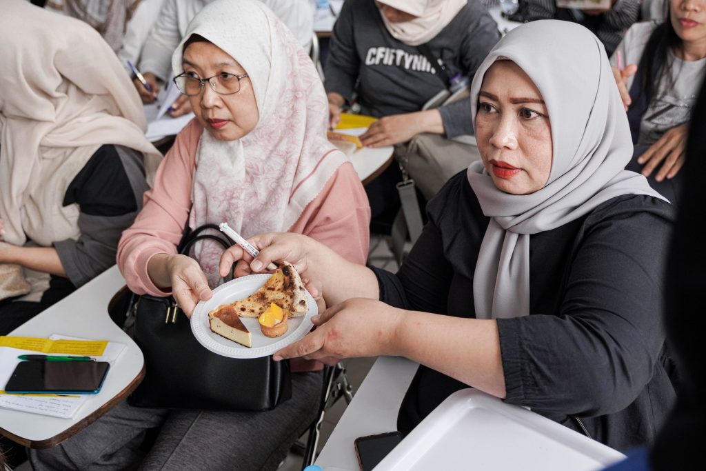Salah satu kreasi menu yang dibuat oleh para pelaku UMKM kuliner di program Dapur Juara yang digelar oleh Dairy Champ di Bandung. (Foto: Dok. Champ)