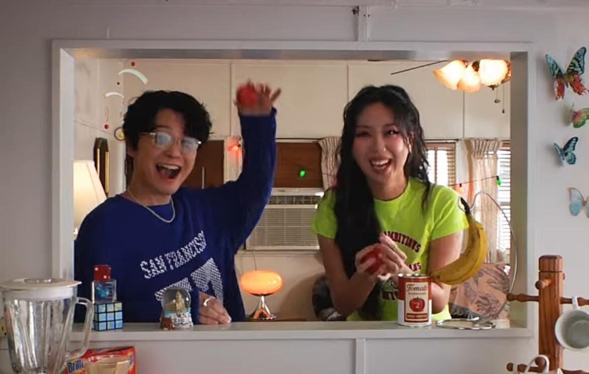 Video Musik "2" Rilis: Chemistry Hoshino Gen dan Lee Youngji Bikin Baper