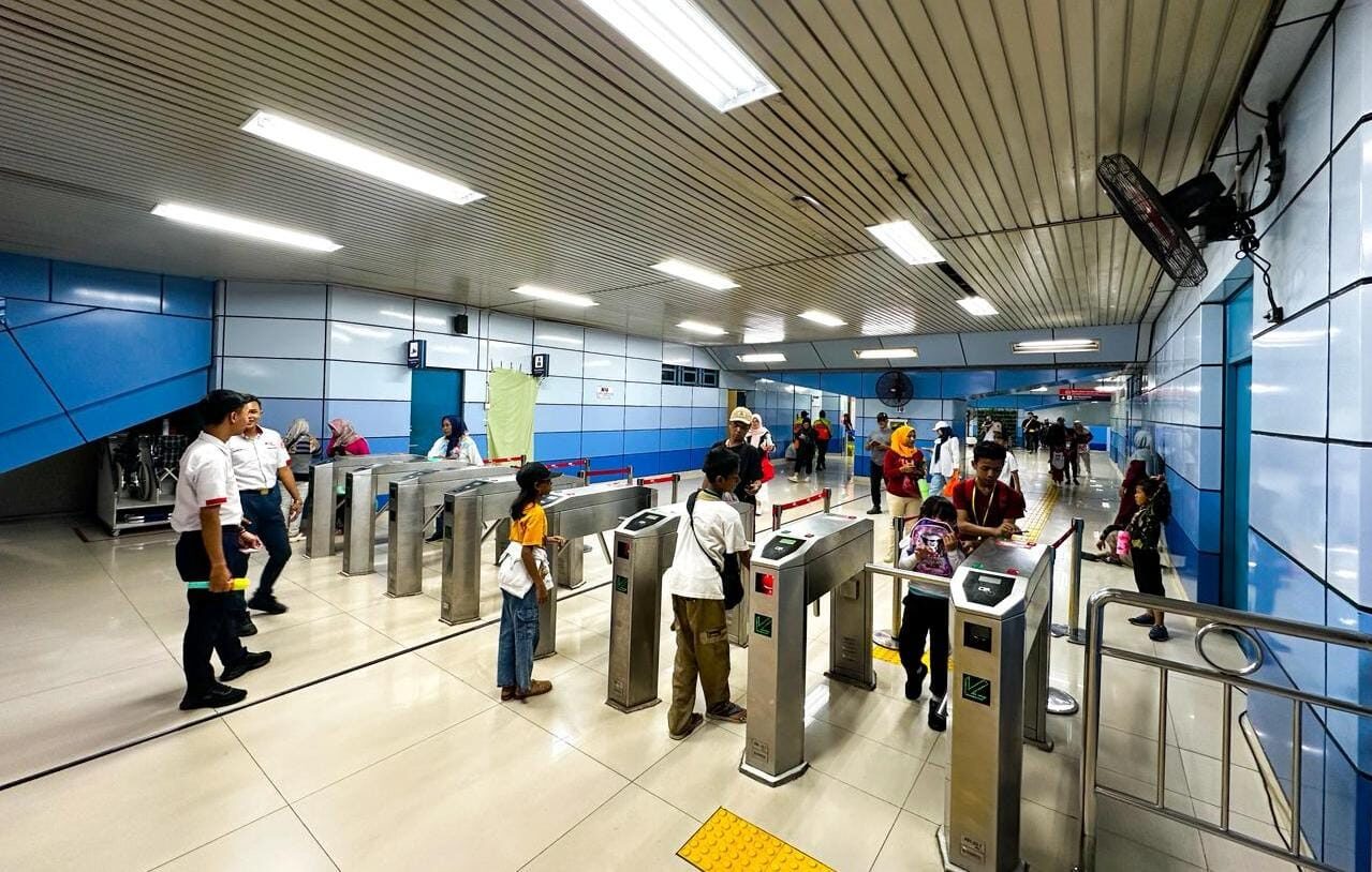 Perayaan Maulid Nabi Picu Lonjakan Penumpang di Stasiun Juanda, KAI Commuter Ambil Langkah Antisipasi
