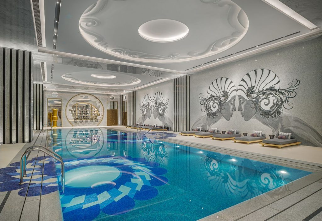 The Karl Lagerfeld Indoor Swimming Pool. (Foto: Dok. SJM Resorts)