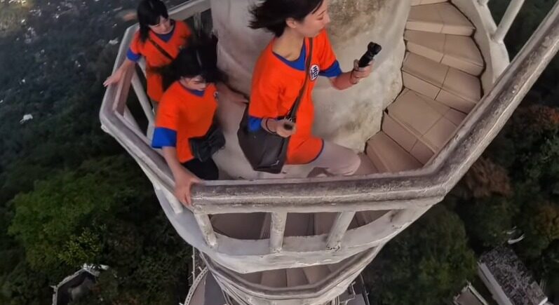 Ambuluwawa Tower Karin Tower Dragon Ball wisata Sri Lanka unik - sumber foto Istagram