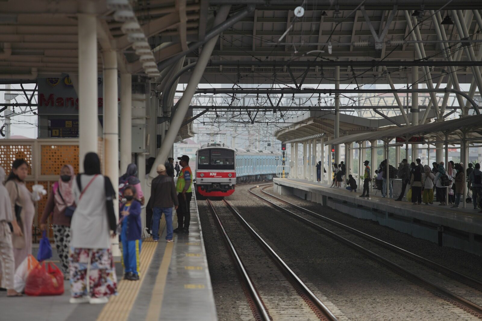 Pengguna Commuter Line Jabodetabek Diprediksi Meningkat, KAI Commuter Antisipasi Layanan Pada Rangkaian Peringatan HUT TNI