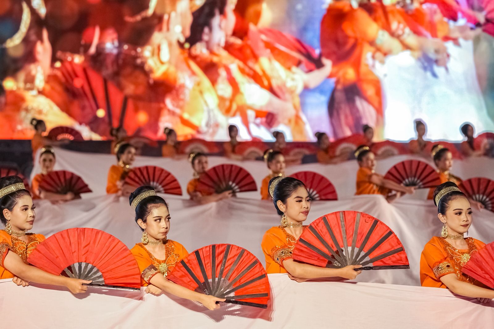 Wamenpar Resmikan F8 Festival Kreatif Unggulan Karisma Event Nusantara di Makassar